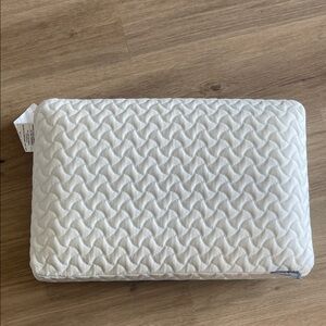 Brand new Tempurpedic TEMPUR-Cloud Pillow Pillow